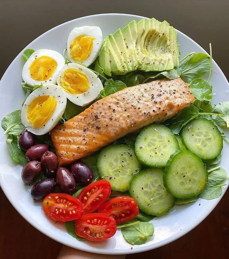Delicious and healthy keto meals loaded with nutritious ingredients on a plate.
